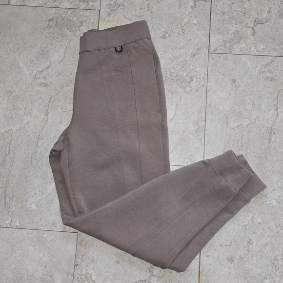 NWT Nike 24.7 Impossibly Soft Women's Taupe Jogger Pants Small - Picture 3 of 5